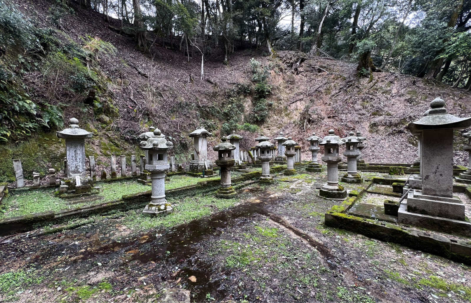 峰山　京極家墓所